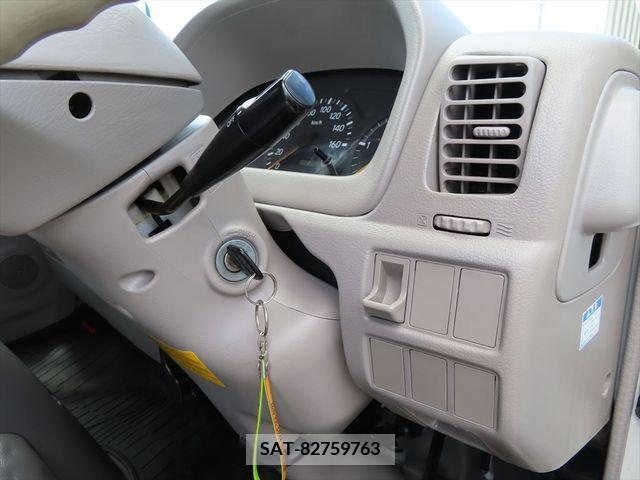 Hino DUTRO 2004-03 296668-8
