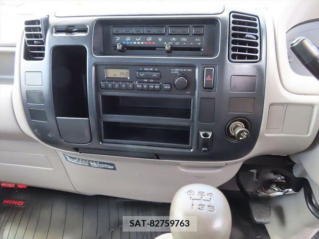 Hino DUTRO 2004-03 296668-9