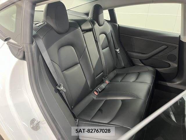 Tesla MODEL 3 2021-12 375535-12