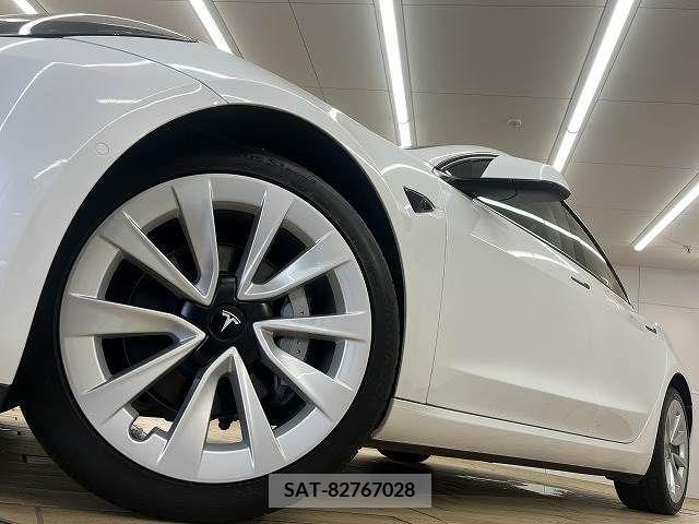 Tesla MODEL 3 2021-12 375535-19