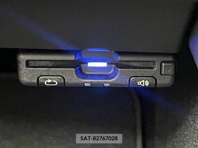 Tesla MODEL 3 2021-12 375535-8