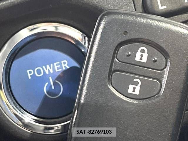 Toyota AQUA 2013-08 255876-3