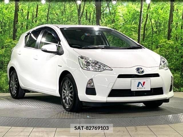 Toyota AQUA 2013-08 255876-15