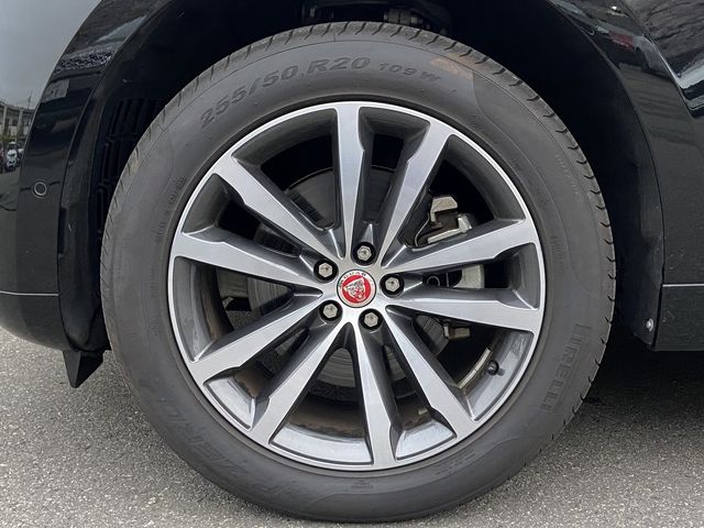 Jaguar F-PACE 2021-03 7342-9