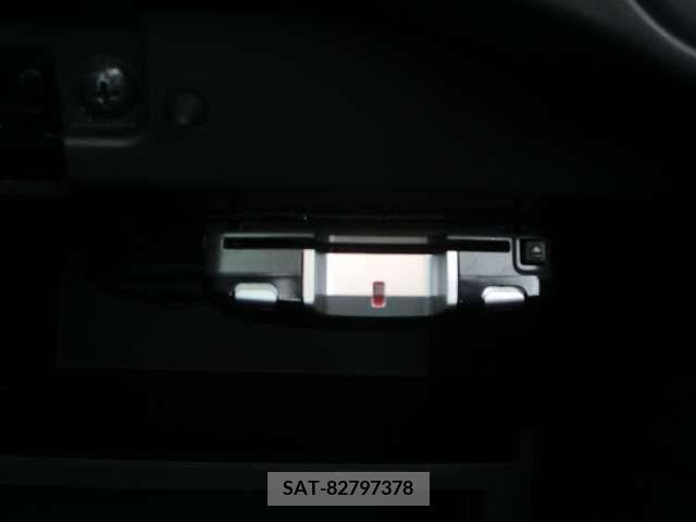 Nissan NOTE 2017-08 365416-9