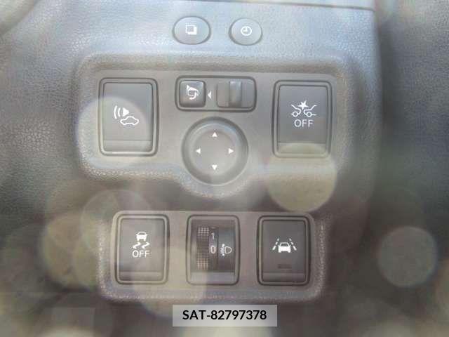 Nissan NOTE 2017-08 365416-8