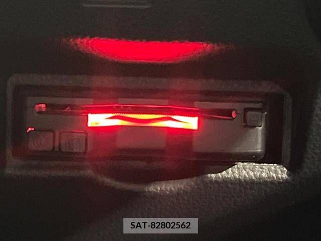 Toyota NOAH 2023-05 392809-5