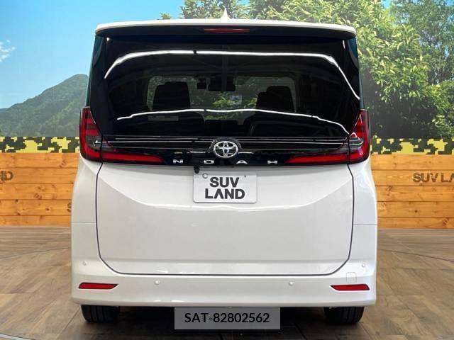 Toyota NOAH 2023-05 392809-16