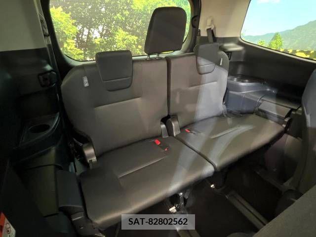Toyota NOAH 2023-05 392809-10