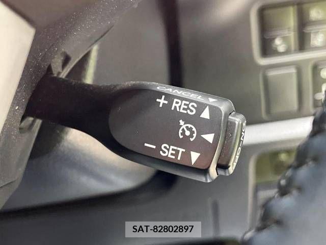 Toyota ESQUIRE 2018-09 350611-4