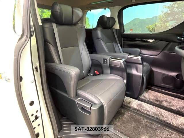 Toyota ALPHARD 2023-02 335816-8