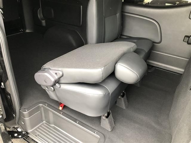 Nissan CARAVAN VAN 2022-04 11283-13