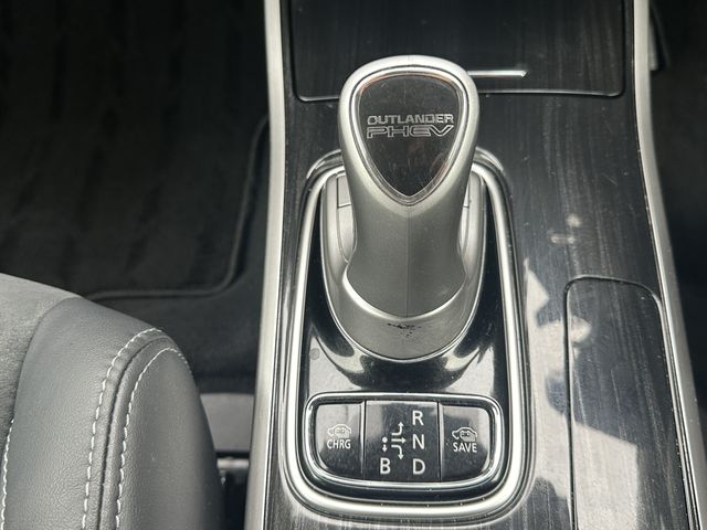 Mitsubishi OUTLANDER PHEV 2015-07 20877-24