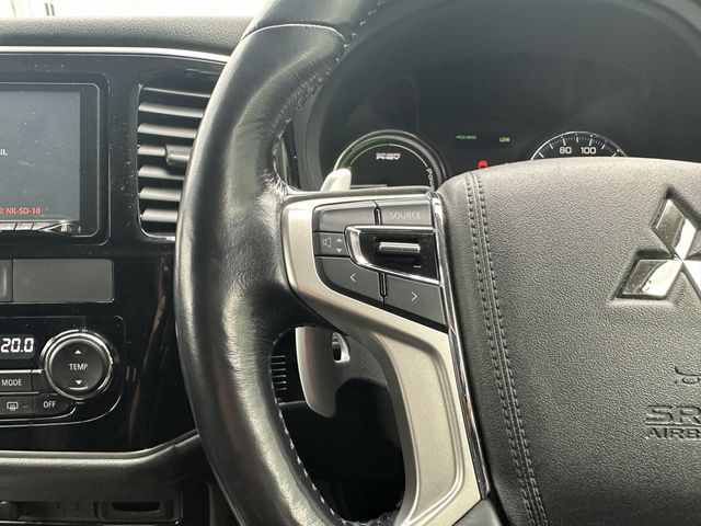 Mitsubishi OUTLANDER PHEV 2015-07 20877-18