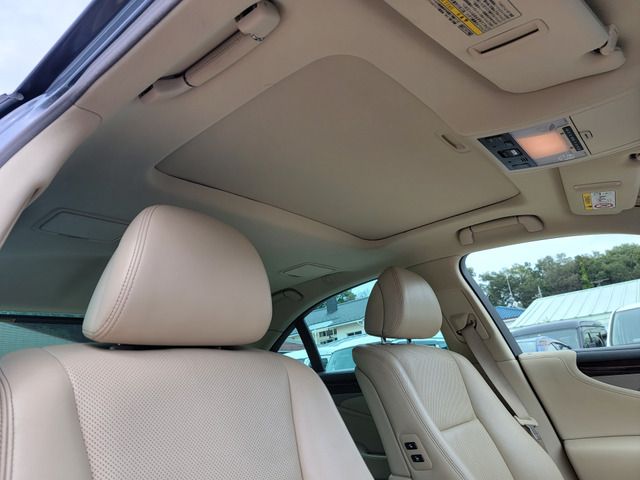 Lexus LS 2013-09 366-8
