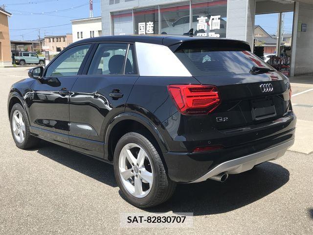 Audi Q2 2018-11 356572-7