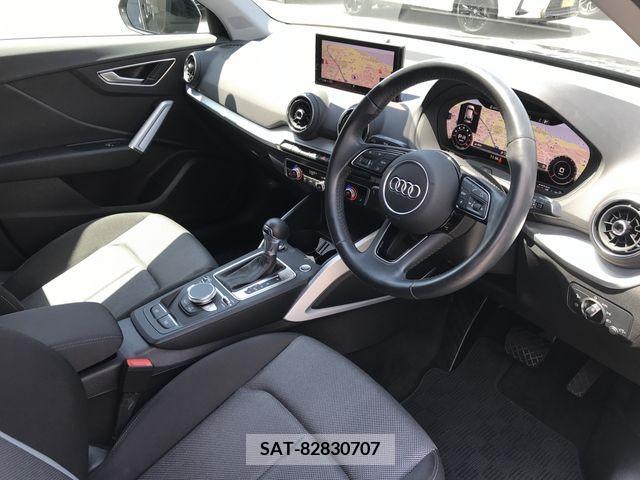 Audi Q2 2018-11 356572-9