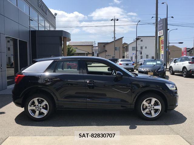 Audi Q2 2018-11 356572-5