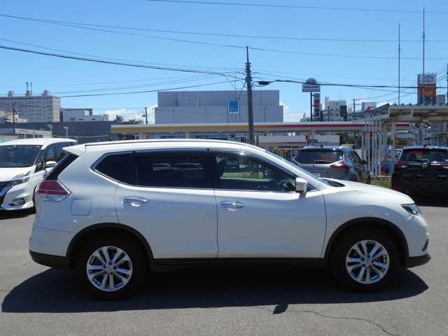 Nissan X-TRAIL 2015-11 6572-5