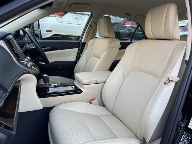 Toyota CROWN SEDAN 2016-09 191373-18