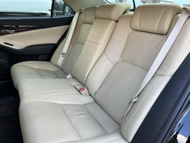Toyota CROWN SEDAN 2016-09 191373-19
