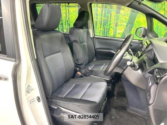 Toyota VOXY 2016-12 289096-8