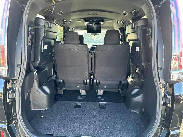 Toyota NOAH 2017-12 195040-11