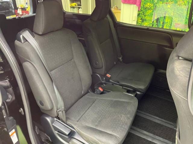 Toyota NOAH 2017-12 195040-9