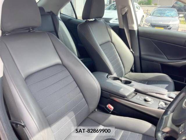 Lexus IS 2017-02 388295-8