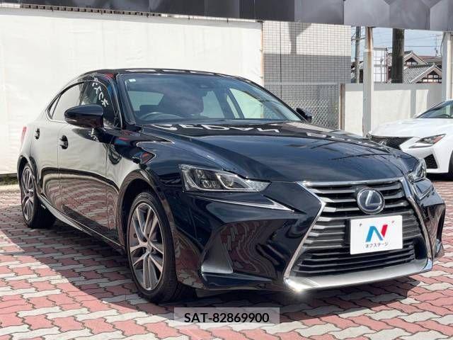 Lexus IS 2017-02 388295-16
