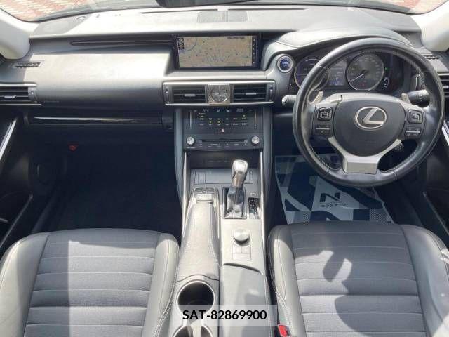 Lexus IS 2017-02 388295-1