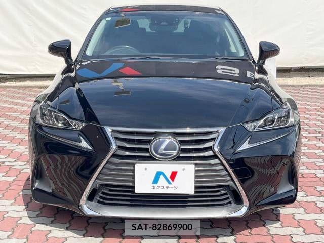 Lexus IS 2017-02 388295-14