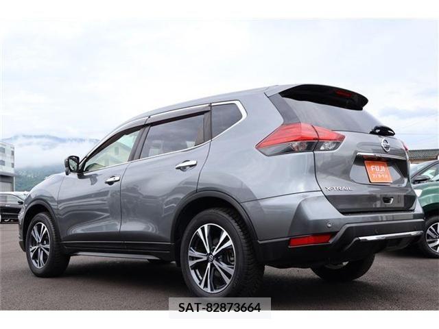 Nissan X-TRAIL 2017-08 331224-1