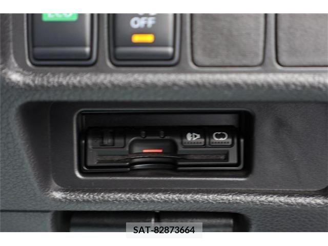 Nissan X-TRAIL 2017-08 331224-11