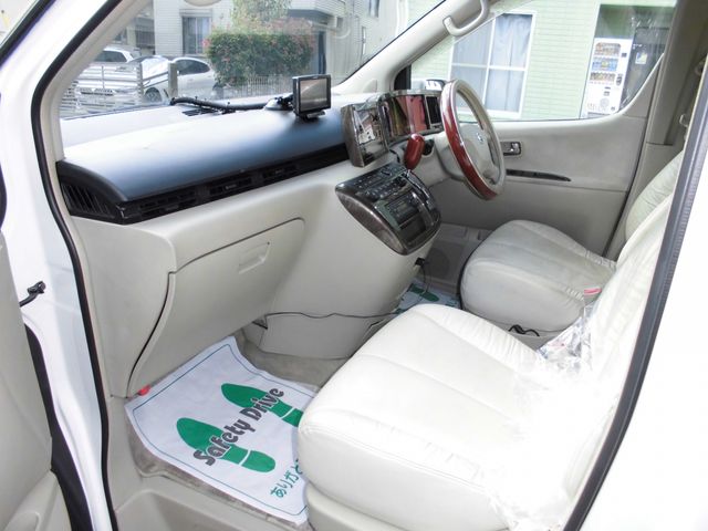 Nissan ELGRAND 2002-11 13938-18