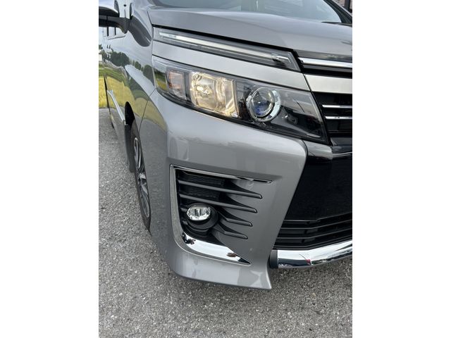 Toyota VOXY 2017-02 2379-24