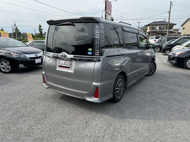 Toyota VOXY 2017-02 2379-4