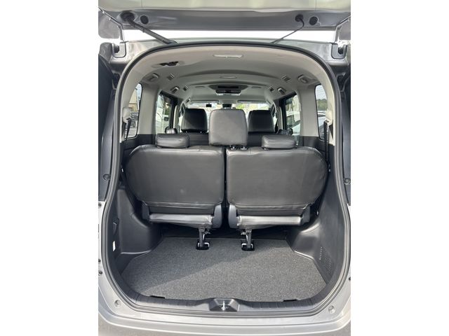 Toyota VOXY 2017-02 2379-11