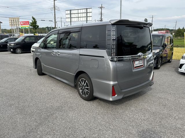 Toyota VOXY 2017-02 2379-6