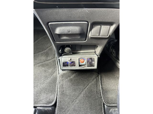 Toyota VOXY 2017-02 2379-22