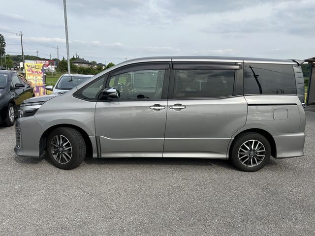 Toyota VOXY 2017-02 2379-7