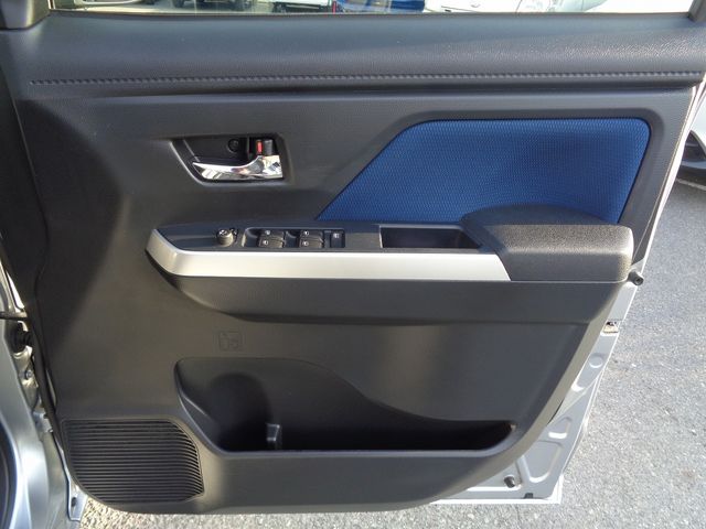 Toyota TANK 2018-04 9831-19