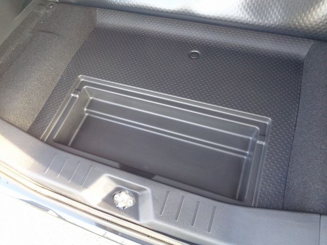 Toyota TANK 2018-04 9831-25