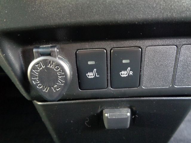 Toyota TANK 2018-04 9831-14