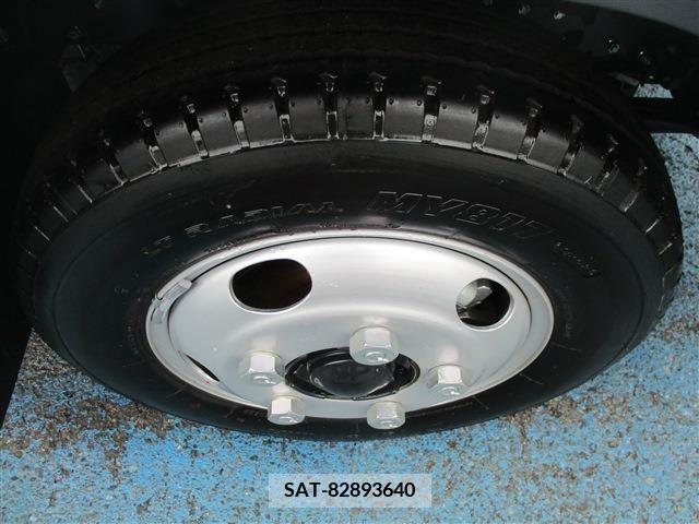 Mitsubishi CANTER 2023-11 206810-19