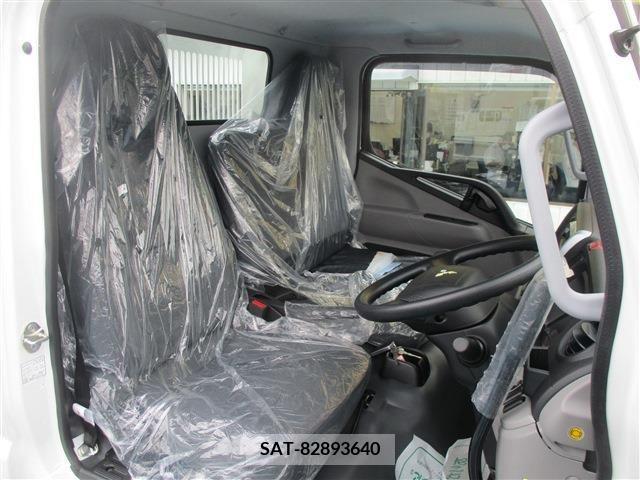 Mitsubishi CANTER 2023-11 206810-13