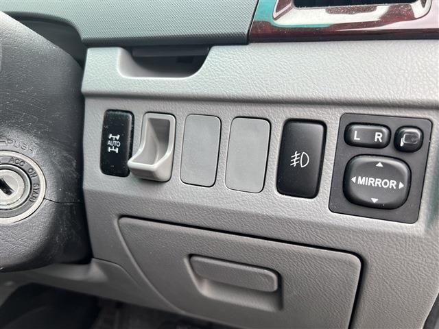 Toyota NOAH 2007-06 10580-7