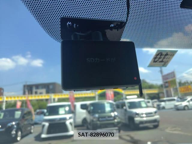 Toyota SIENTA 2015-10 352159-16