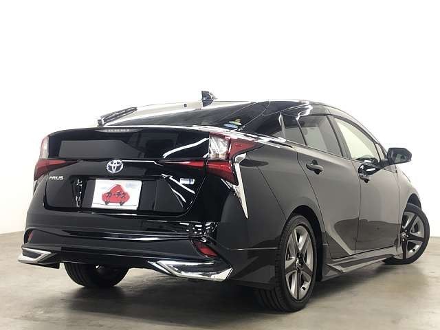 Toyota PRIUS 2020-10 17516-2