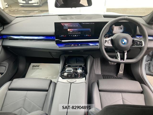 Bmw i5 2023-10 222437-1